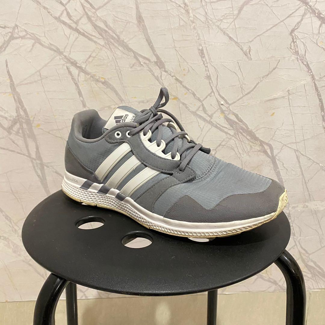 Adidas online bounce grey
