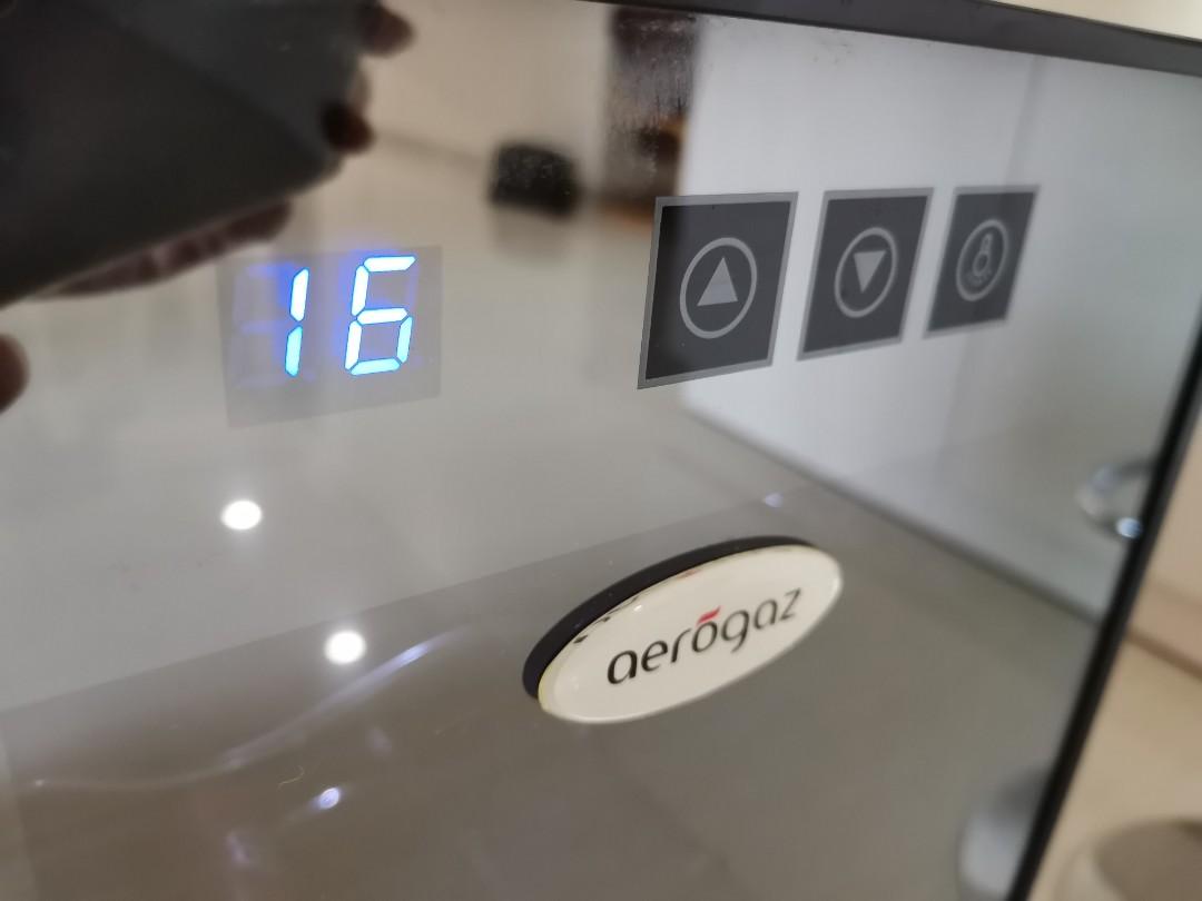 Aerogaz Wine Chiller for 12 bottles, TV & Home Appliances, Kitchen