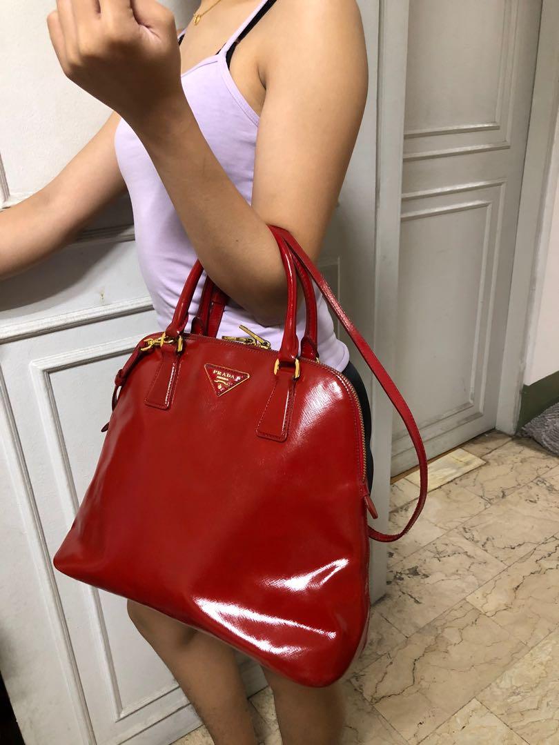 Saffiano Lux Parabole, Used & Preloved Prada Shoulder Bag, LXR USA, Red