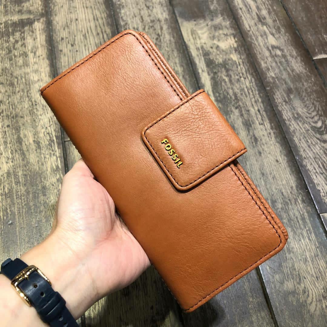 Authentic Fossil Men Wallet, Luxury, Bags & Wallets on Carousell