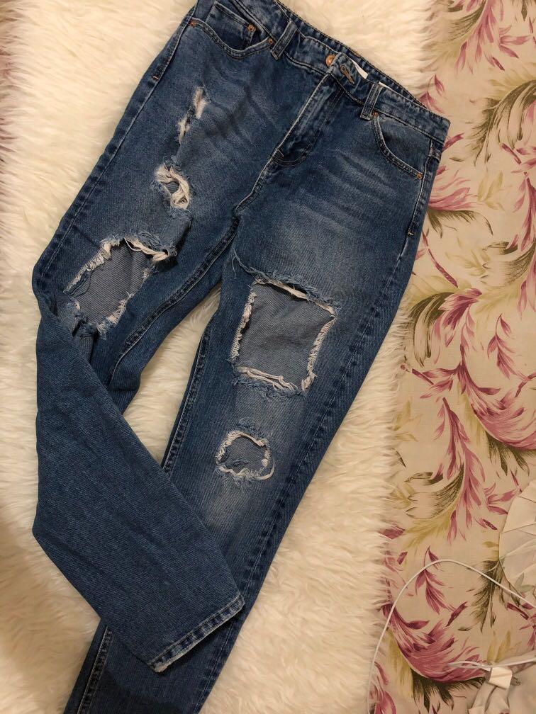 boyfriend stradivarius jeans, Fesyen Wanita, Pakaian Wanita, Bawahan di  Carousell