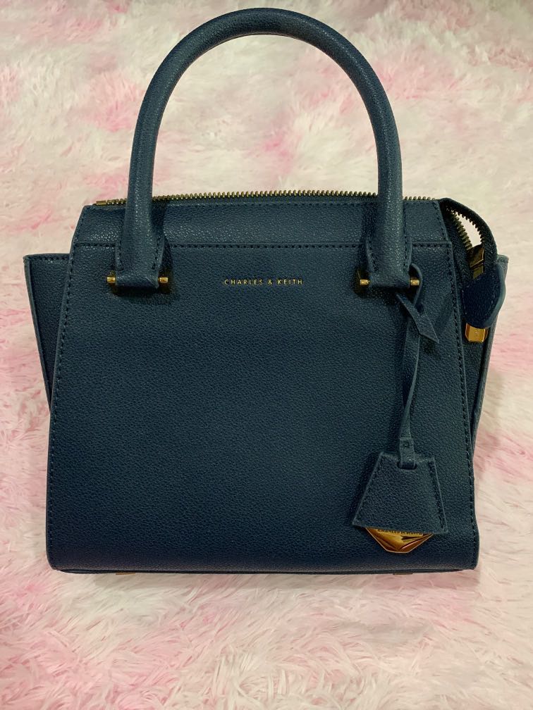 Charles and keith navy blue bag discount