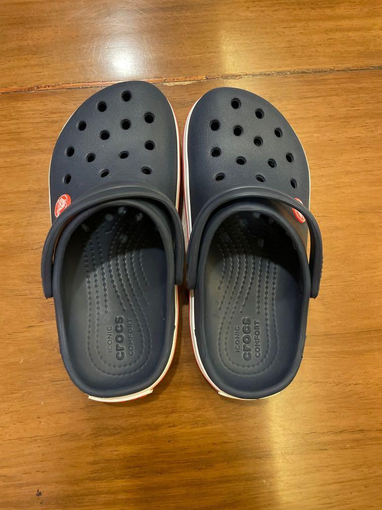 boys crocs size 6