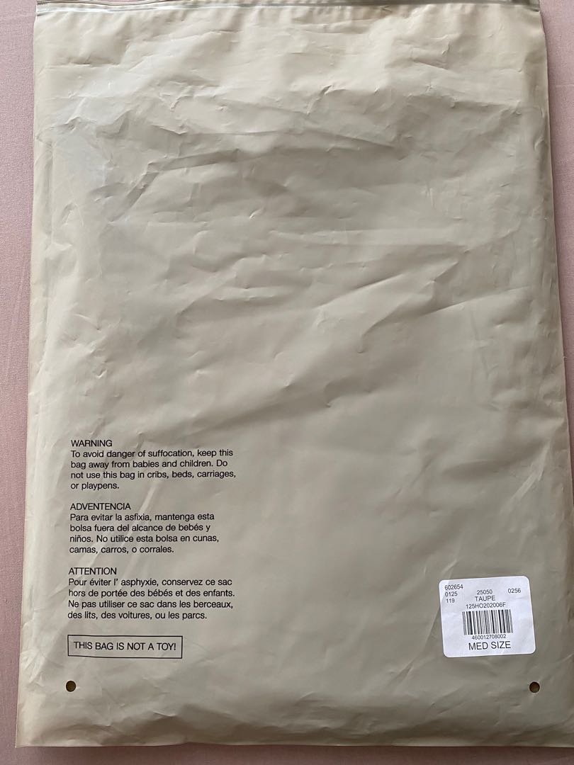 FEAR OF GOD SS20 ESSENTIALS TAUPE T-SHIRTS M, Fesyen Pria ...