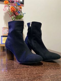 (Category: ) located in . Submitted by dashmanilapreloved (Listing ID 1065655815, Image 1). Description: .
