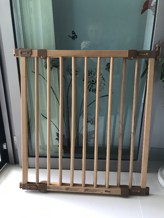 Ikea safety gate, Pet Supplies, Homes & Other Pet Accessories on Carousell