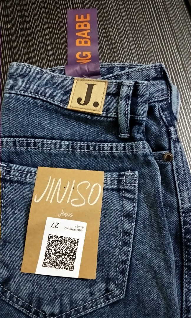 Jiniso Boyfriend Jeans (size 27) ADA 