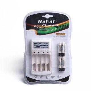 L135 FREE SHIPPING Rechargeable Batteries AA w/ Charger