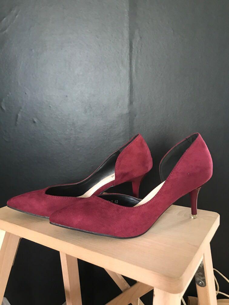 NEW Wine Red Heels, Women's Fashion, Footwear, Heels on Carousell
