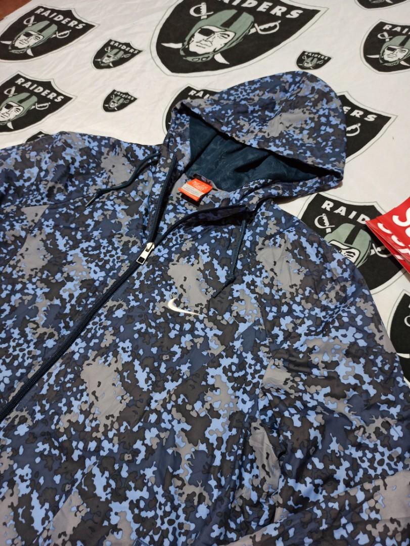 Nike camo best sale windbreaker