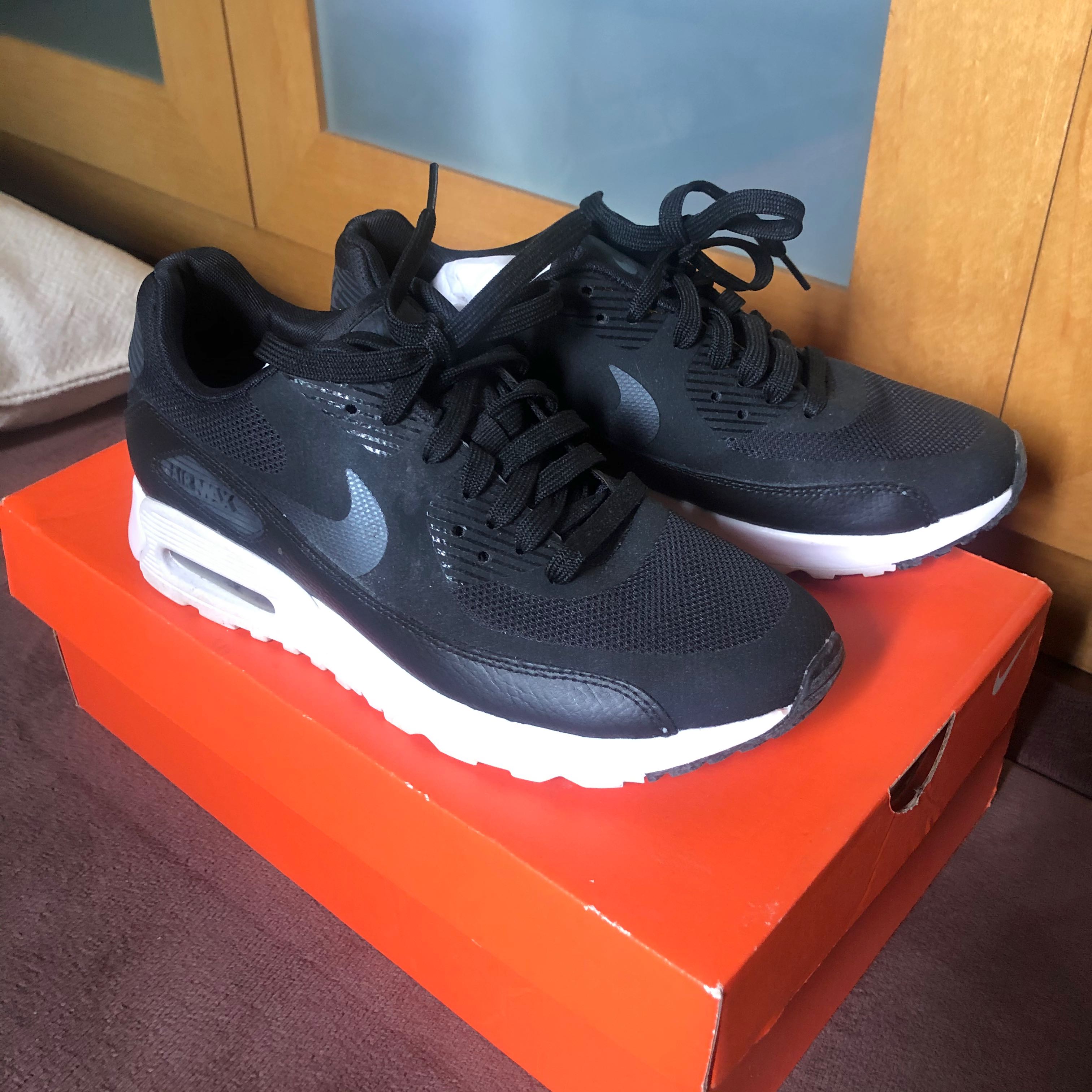 nike ladies sports shoes