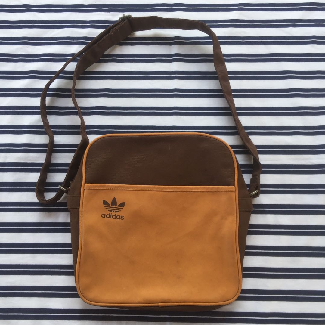 united airlines backpack size