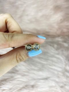 (Category: ) located in . Submitted by authenticdiamonds (Listing ID 1065614730, Image 1). Description: .