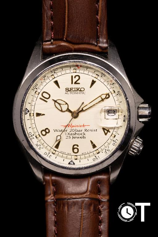 Seiko Red Alpinist SCVF007, Men's Fashion, Watches & Accessories, Watches  on Carousell