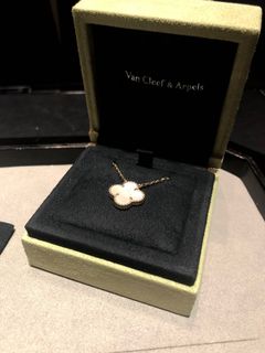 (Category: ) located in . Submitted by luxshoppes (Listing ID 1065770133, Image 1). Description: .