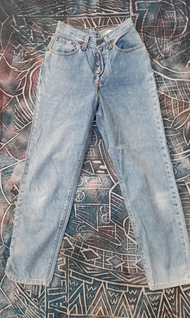 Vintage Levi's 501 petite jeans high waist usa, Women's Fashion, Bottoms,  Jeans & Leggings on Carousell