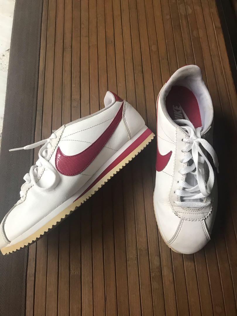 WOMENS Nike Cortez (Red textured swoosh) ORIGINAL, Women's Fashion ...