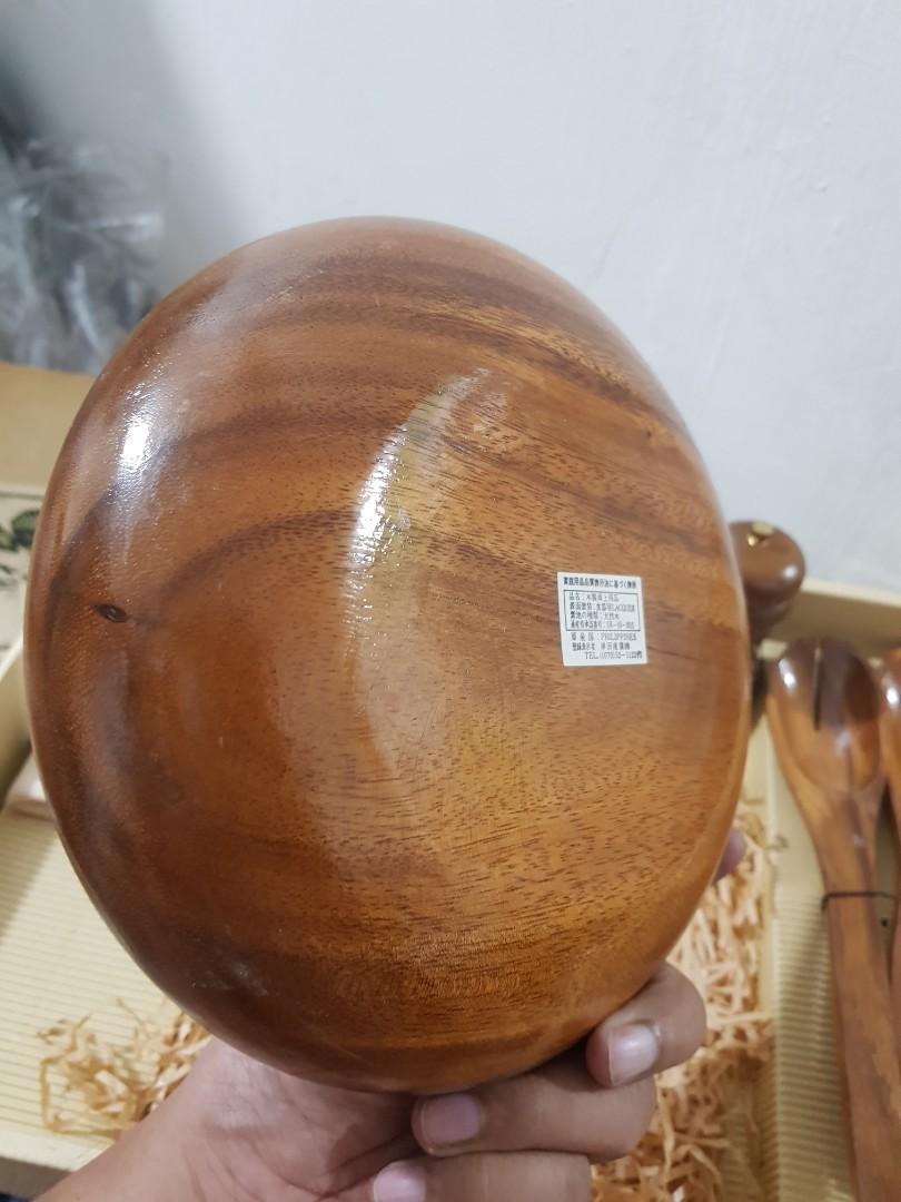 WOODEN SALAD BOWL SET (Category: Food Organization & Storage) located in Pasig City. Submitted by sariranaw (Listing ID 1065704454, Image 3). Description: BOWL SALT SHAKER GRINDER DISPENSER PEPPER SHAKER GRINDER DISPENSER SERVING B. SPOON SERVING B. FORK.