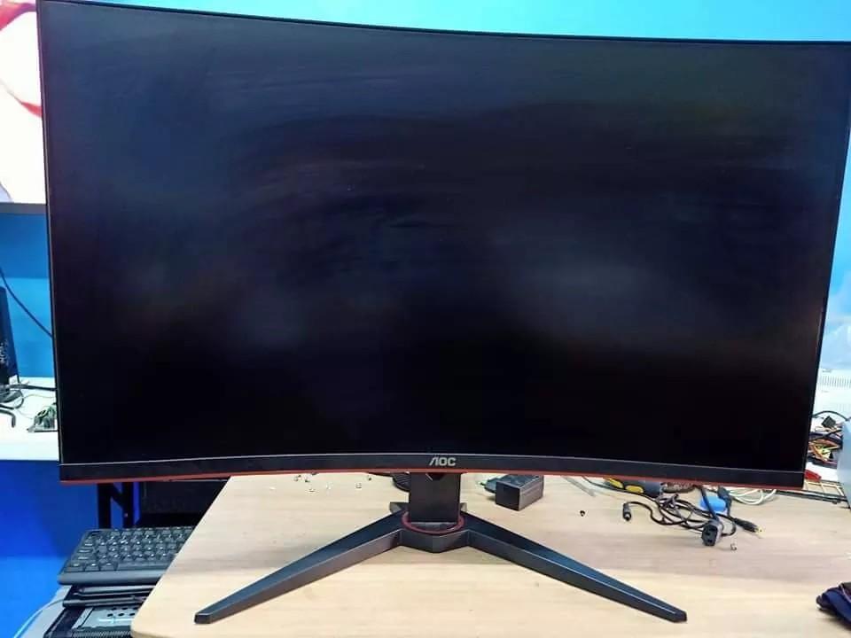 32 Aoc 144hz Curved Monitor Computers Tech Parts Accessories Monitor Screens On Carousell