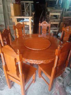 6 seaters round dining table