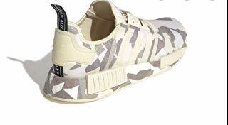 (Category: ) located in . Submitted by sneakerbeastt (Listing ID 1065592653, Image 1). Description: .