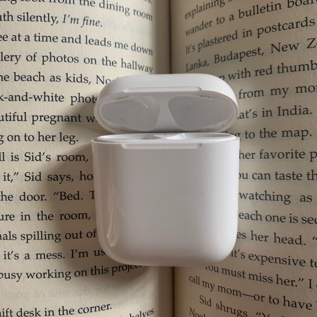 ‼️AirPods Charging Case ONLY‼️ (Category: Portable Audio Accessories) located in Mandaluyong City. Submitted by lady.lannister (Listing ID 1065792130, Image 1). Description: AirPods Charging Case ONLY!!! Works with Gen 1 or Gen 2 AirPods 💯 Original Fixed Price 😘 Replacement for your damaged or lost charging case ❤️ Disclaimer: Please make sure your AirPods are original ONLY!!! 😊.