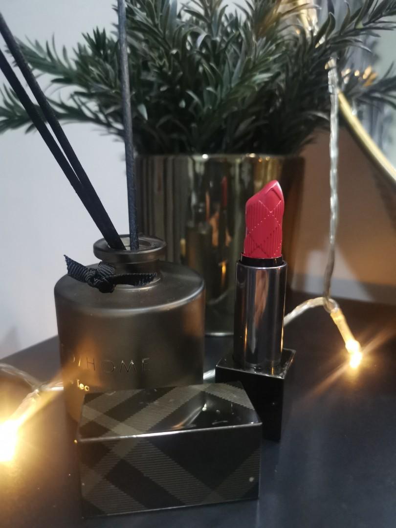Burberry pomegranate pink lipstick swatch 2025