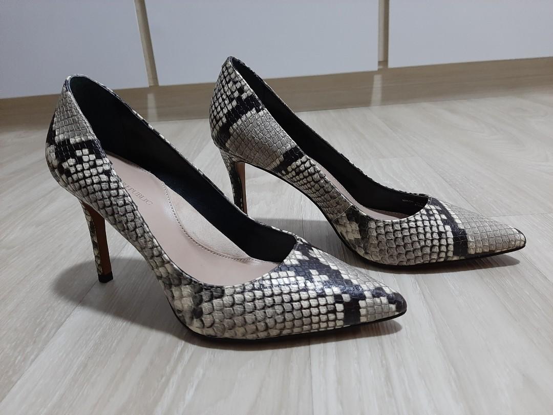 Authentic Banana Republic Snakeskin Madison 12-Hour Pump (Shoes), Women's  Fashion, Footwear, Heels on Carousell
