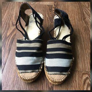 Black & White Wedges #bersih2021
