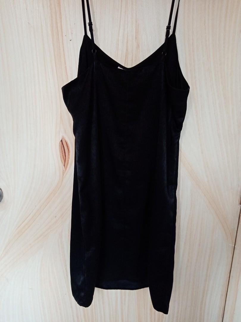 Black Cami Dress (Category: Dresses) located in Quezon City. Submitted by beecim (Listing ID 1065791890, Image 3). Description: - worn twice - in good condition - fits medium to large.