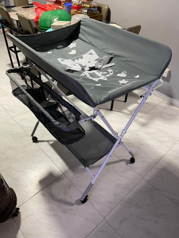 Diaper changing rack, Babies & Kids, Bathing & Changing, Diapers & Baby