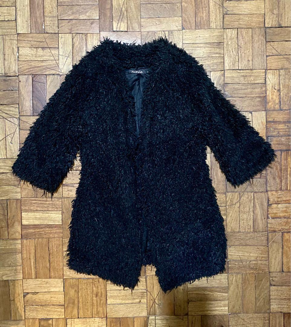 Faux fur coat (Category: Coats, Jackets and Outerwear) located in Manila. Submitted by jenosaur (Listing ID 1065904454, Image 1). Description: Faux fur coat that’s very Penny Lane..