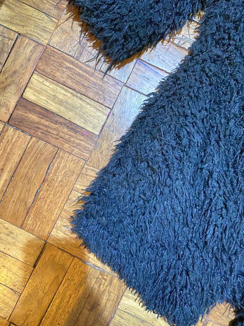 Faux fur coat (Category: Coats, Jackets and Outerwear) located in Manila. Submitted by jenosaur (Listing ID 1065904454, Image 2). Description: Faux fur coat that’s very Penny Lane..
