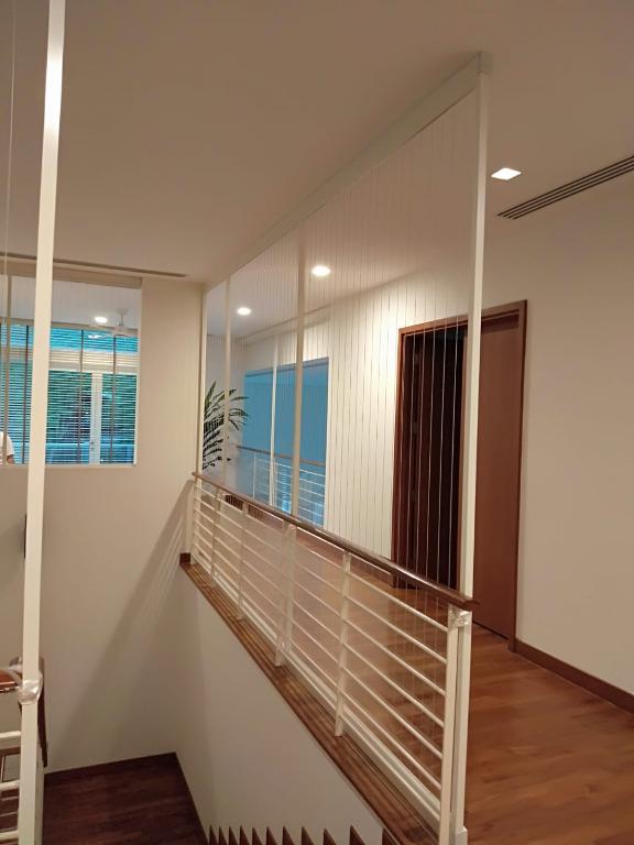 Invisible grille / Staircase invisible railing / Staircase railing ...