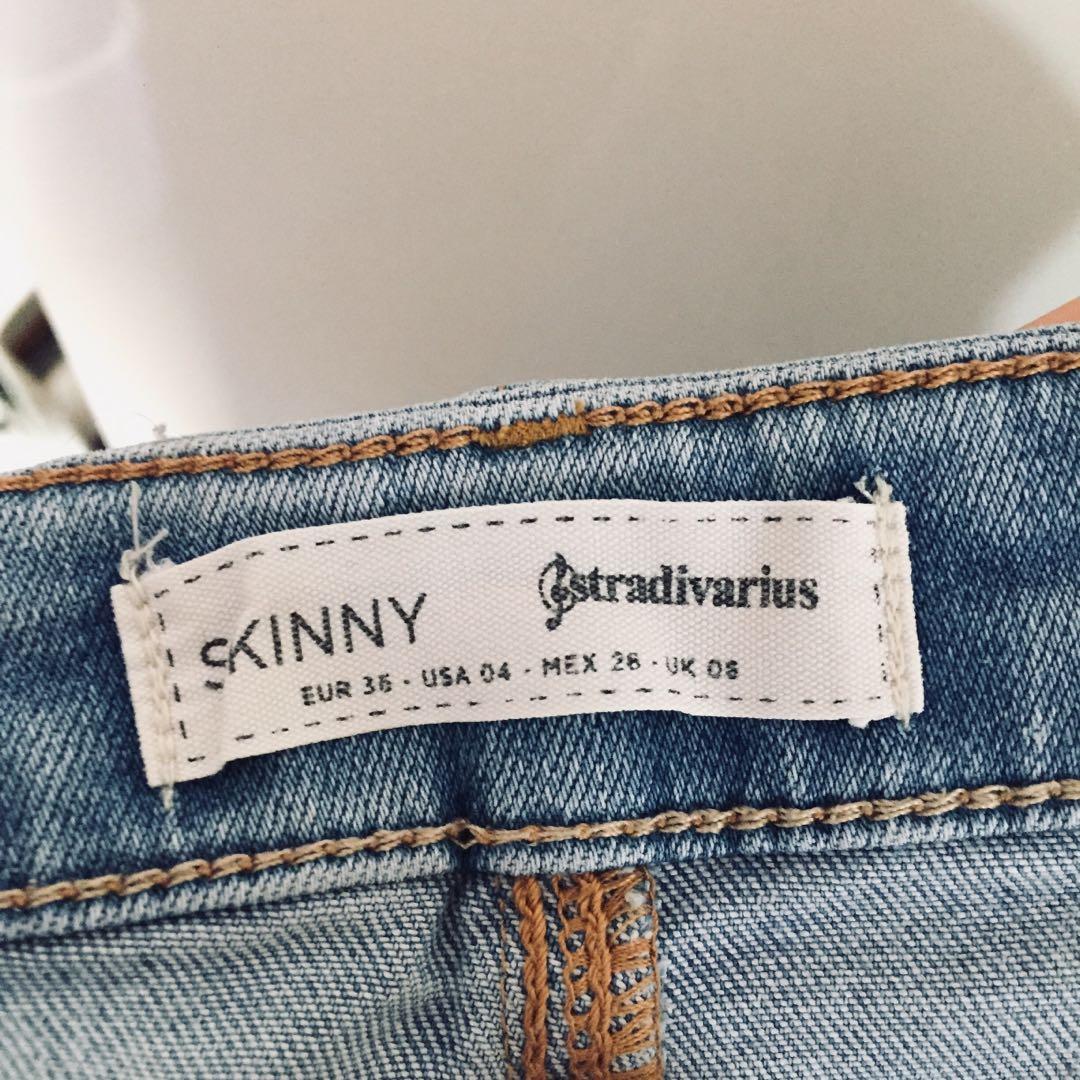 jeans stradivarius, Fesyen Wanita, Pakaian Wanita, Bawahan di Carousell