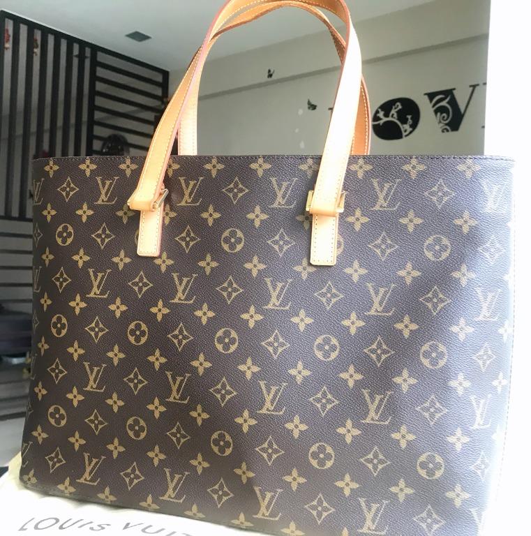 LV lunch box bag, Women's Fashion, Bags & Wallets, Cross-body Bags on  Carousell