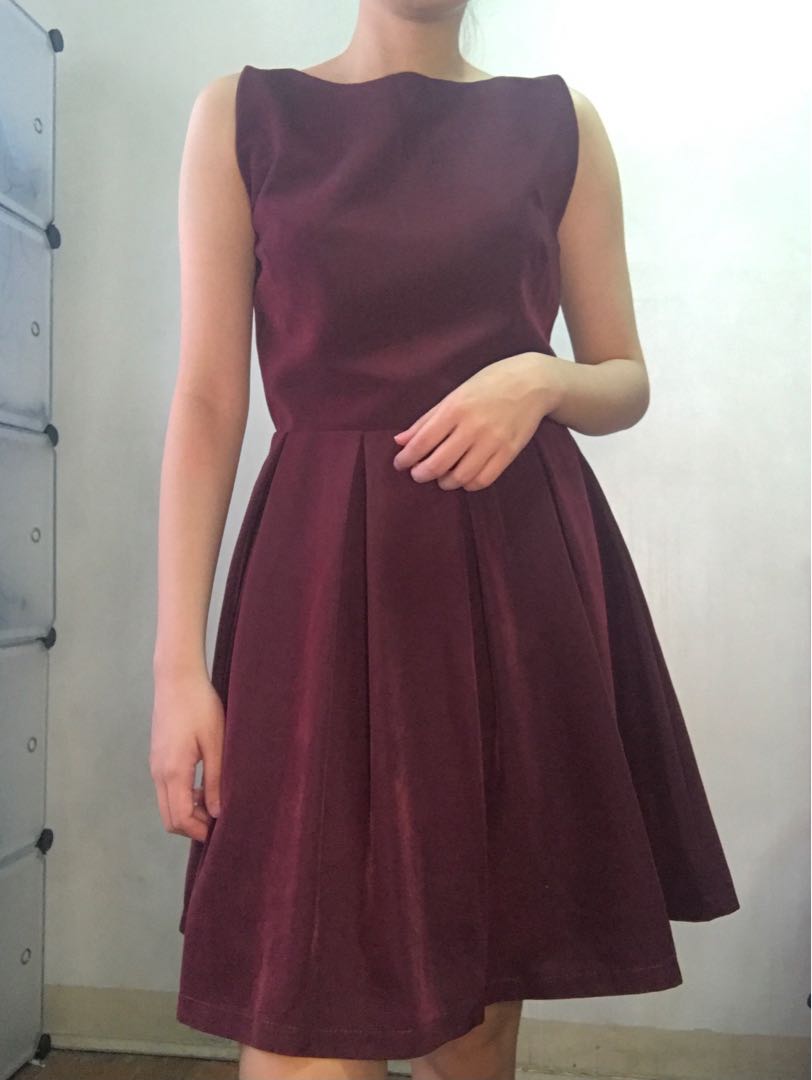 Maroon semi best sale formal