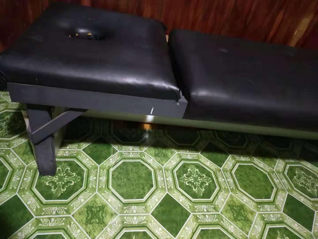 Massage Bed / Leather Wooden Massage Bed / Spa Bed, Furniture & Home