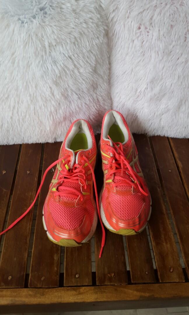 Neon discount pink asics