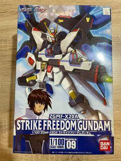 New in box! Seed Destiny Strike Freedom Gundam 1/100 model kit for sale!