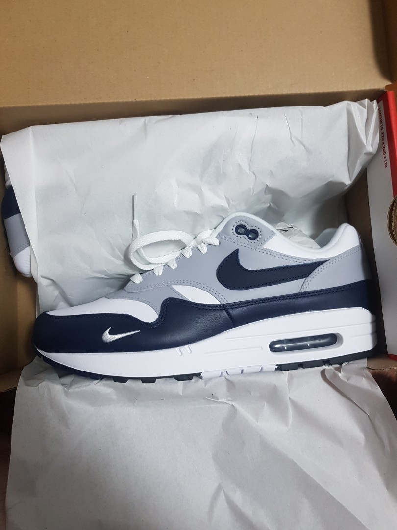 Nike air max lv 8 online