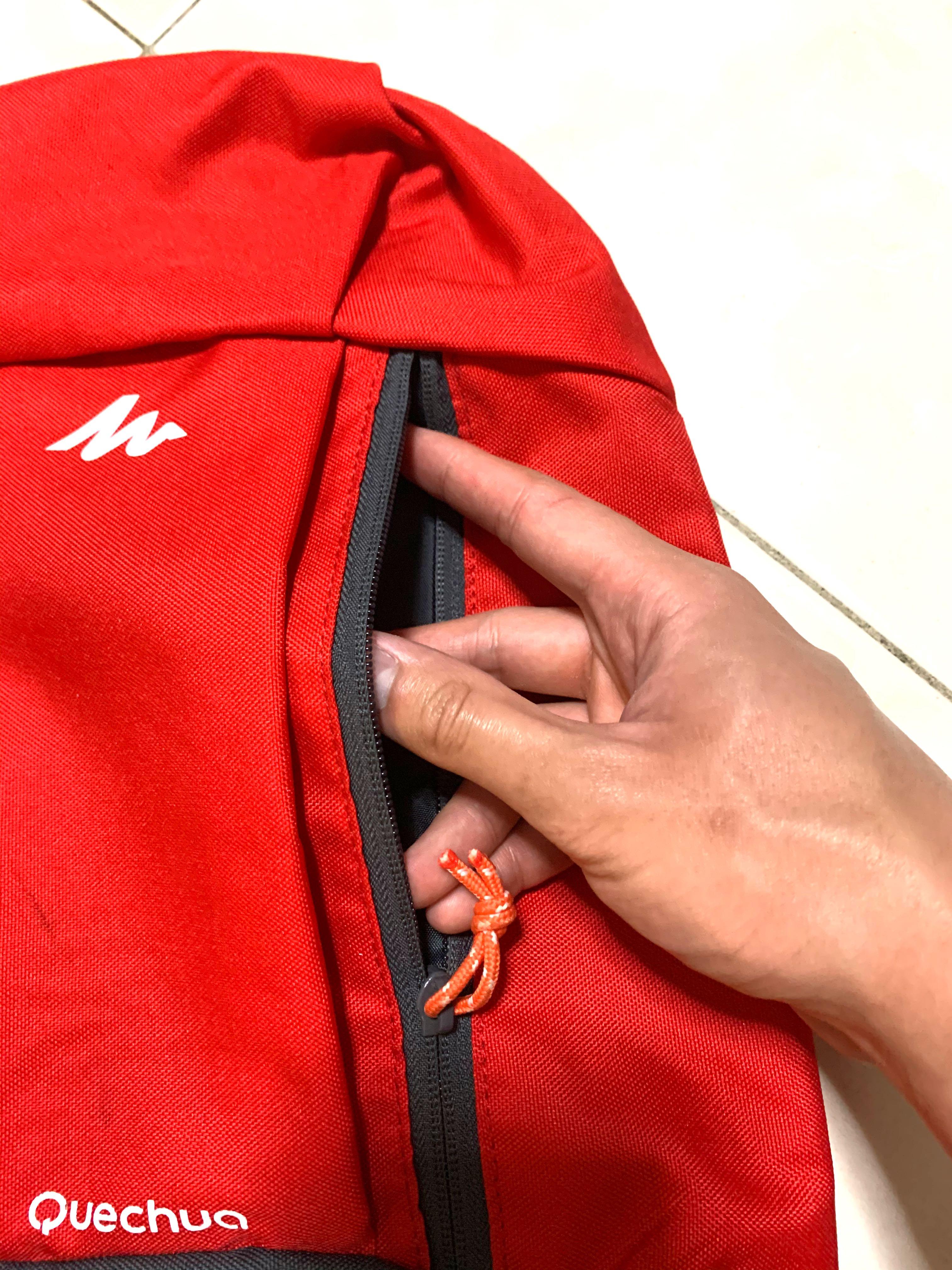 Quechua hot sale red bag