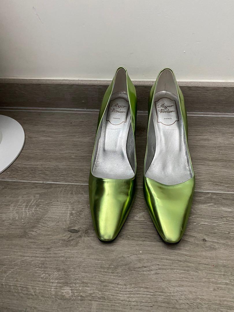Roger vivier clearance comma heel