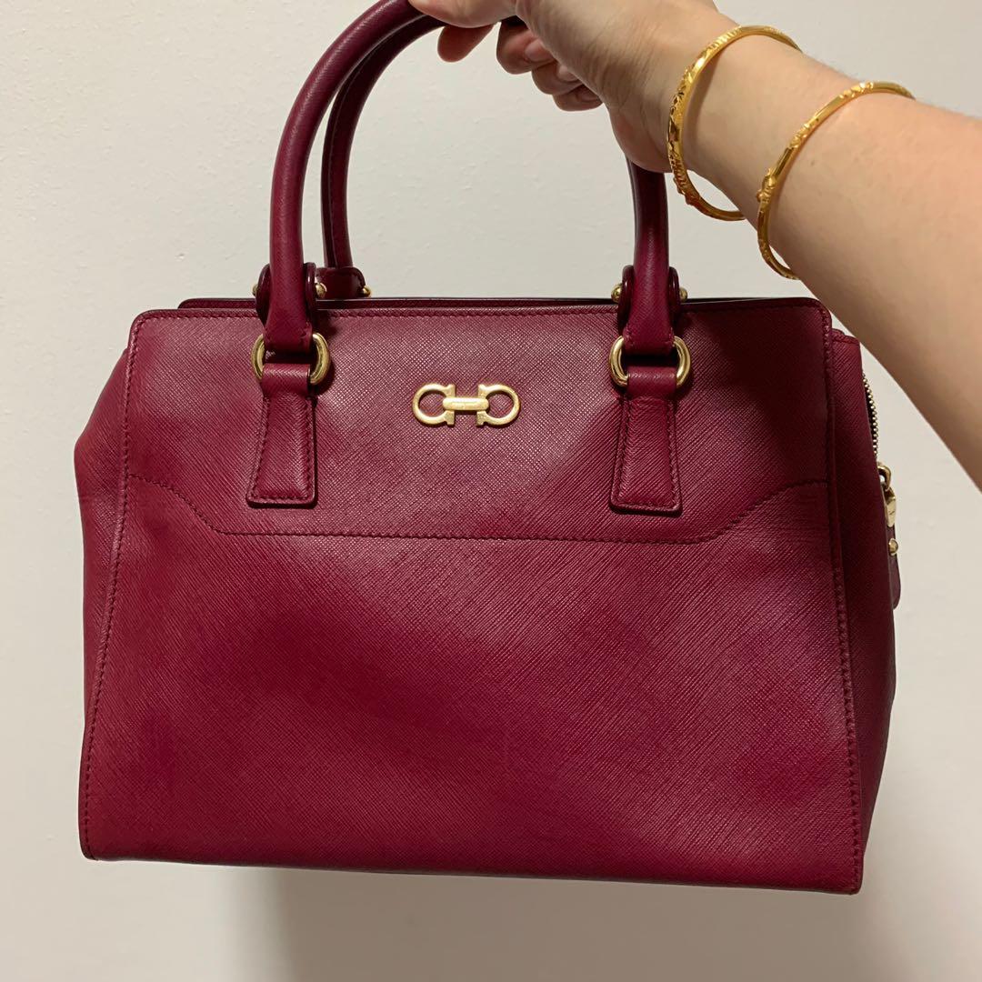 Ferragamo beky bag deals