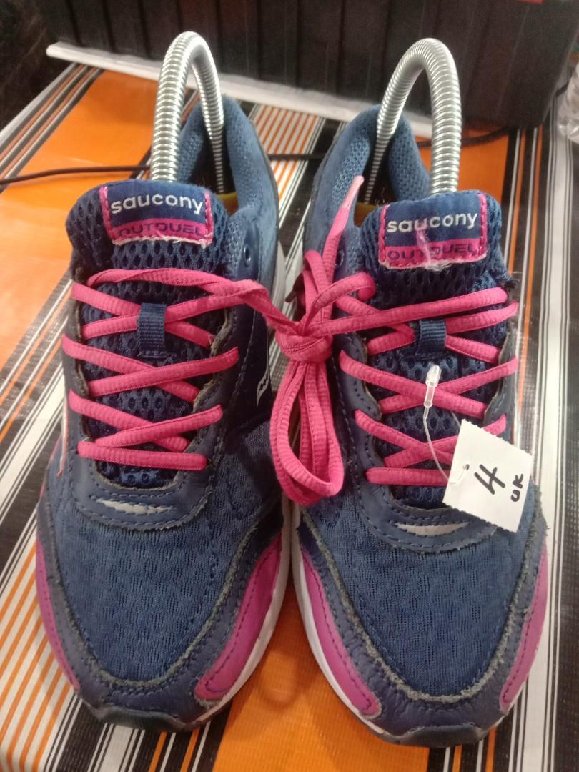Saucony outduel deals
