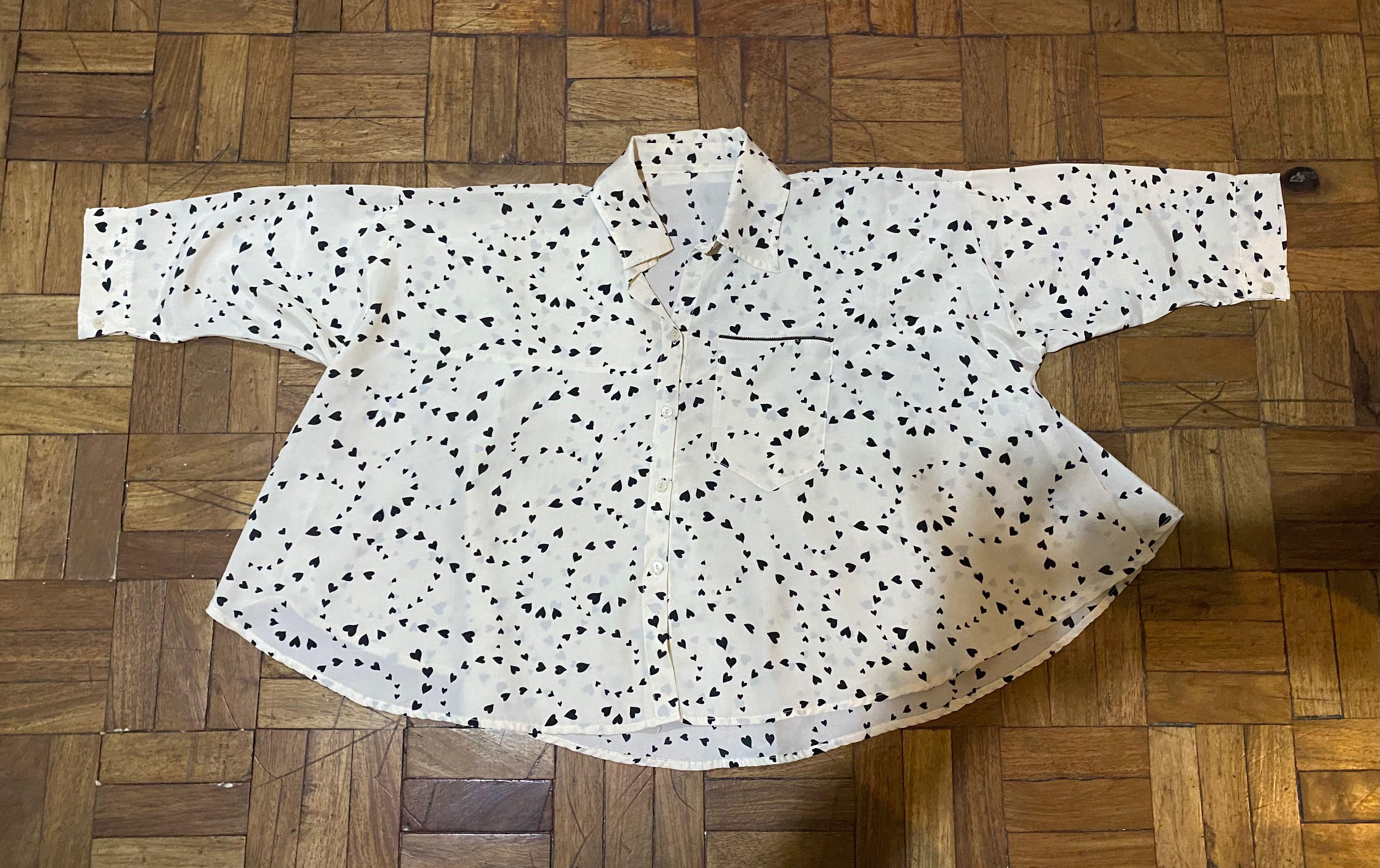 Silk-like Batwing top (Category: Blouses) located in Manila. Submitted by jenosaur (Listing ID 1065899973, Image 1). Description: Comfy. Fits small to medium frame..