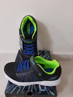 youth nike camo shoes