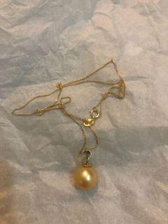 SOUTH SEA PEARL IN GOLD CHAIN