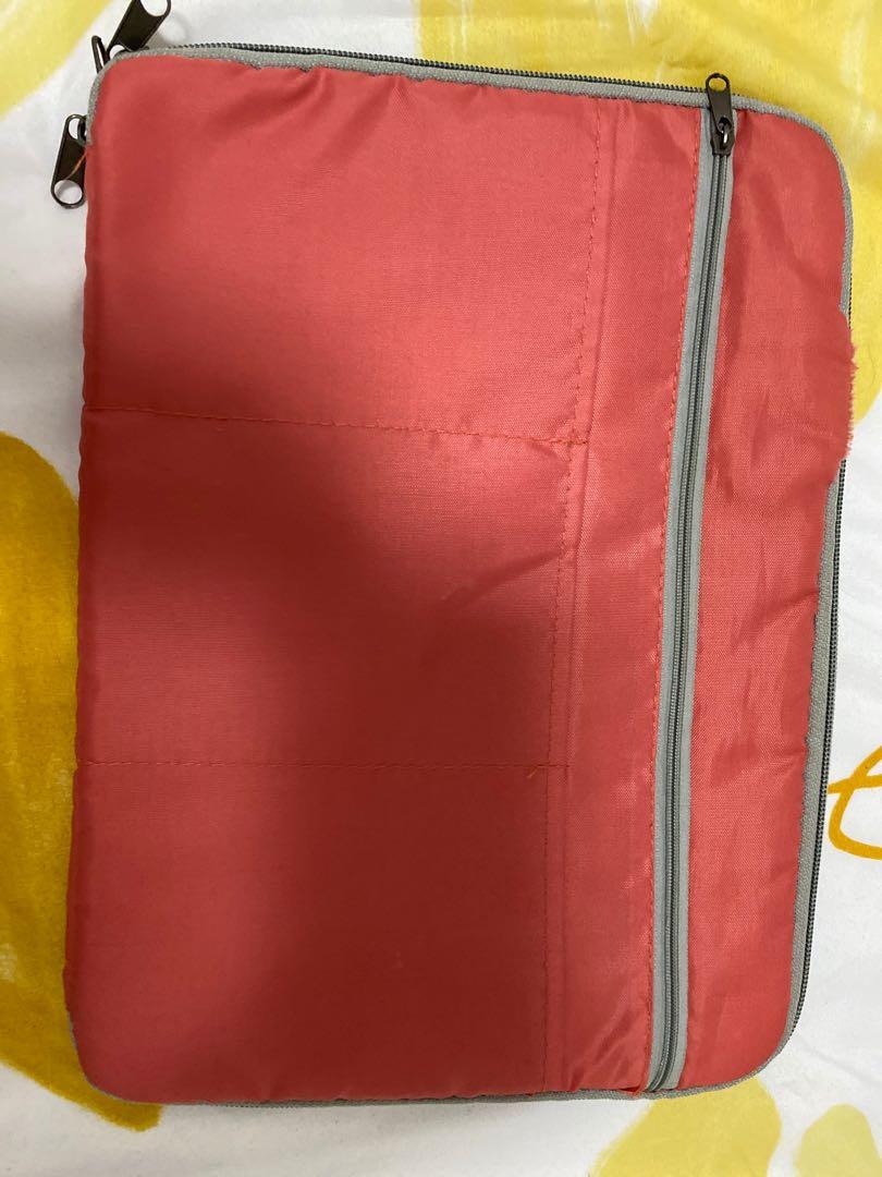 TAblet case (Category: Bags & Wallets) located in Singapore. Submitted by facebk1969 (Listing ID 1065952566, Image 2). Description: Pink Tablet case w/2 pockets outside n back one zip.