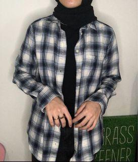 UNIQLO CHECKERED TOP